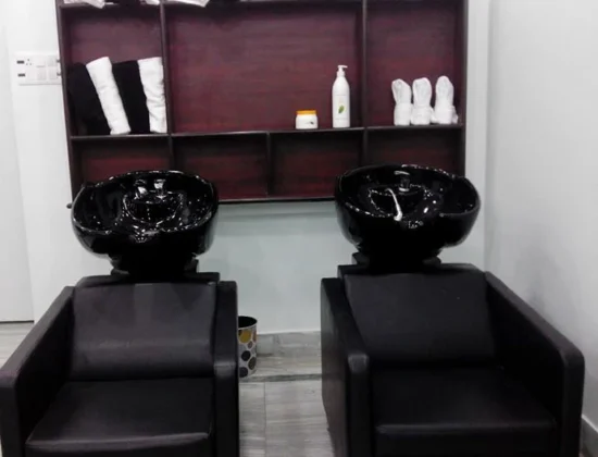 Savi’s Mirror Salon