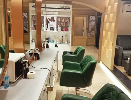 Looks Salon