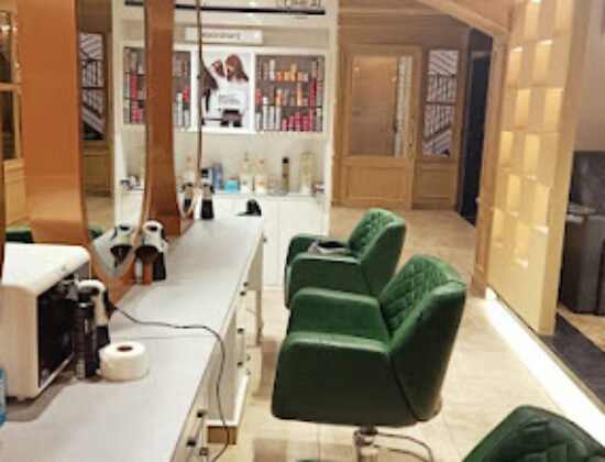 Looks Salon
