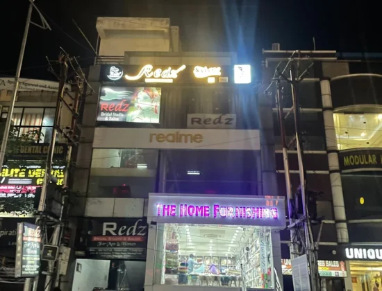 Redz Makeup studio & Salon | Best Makeup studio in Prayagraj | Best Salon in Prayagraj