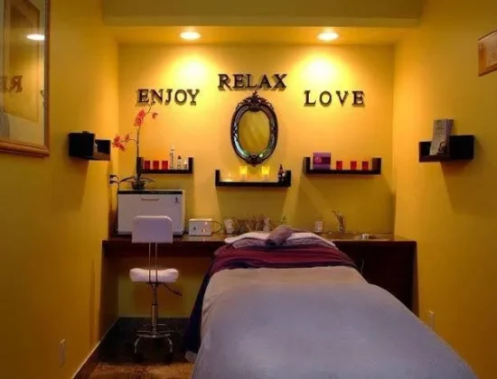 D 10 Spa & Home Massage Service