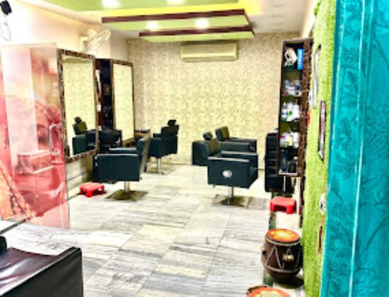 Savi’s Mirror Salon
