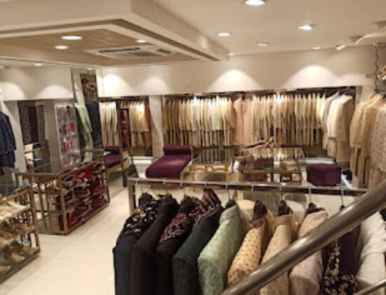 Manyavar & Mohey