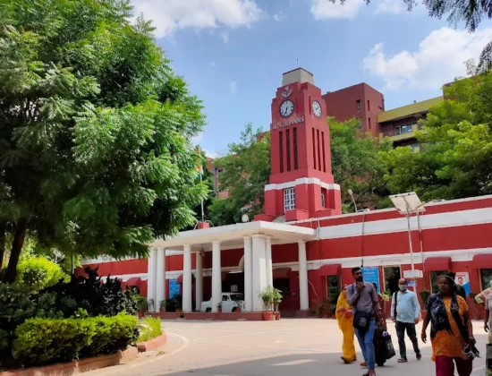 Lok Nayak Hospital
