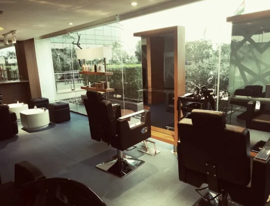 Dravya Spa & Salon