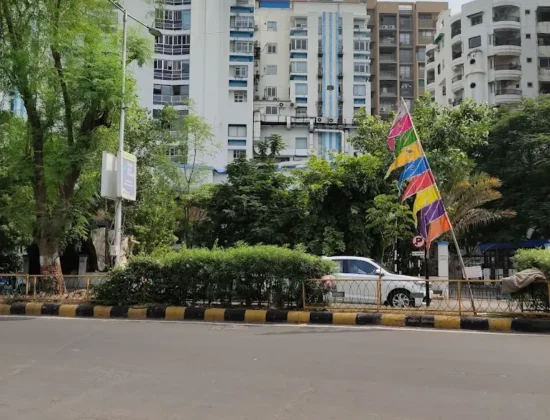 SAL Hospital & Medical Institute