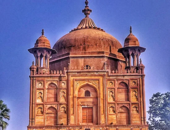 Khusro Bagh, Prayagraj